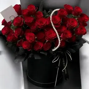 FB 10 Flower box 30 red roses size XL