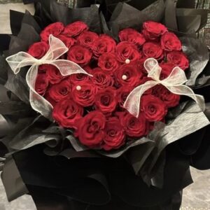 XL47 Petal Perfection 30 red rose