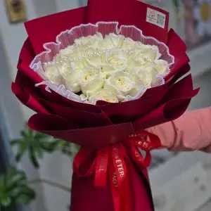 XL 01 ช่อกุหลาบขาว 20ดอกห่อช่อแดงประดับมุก